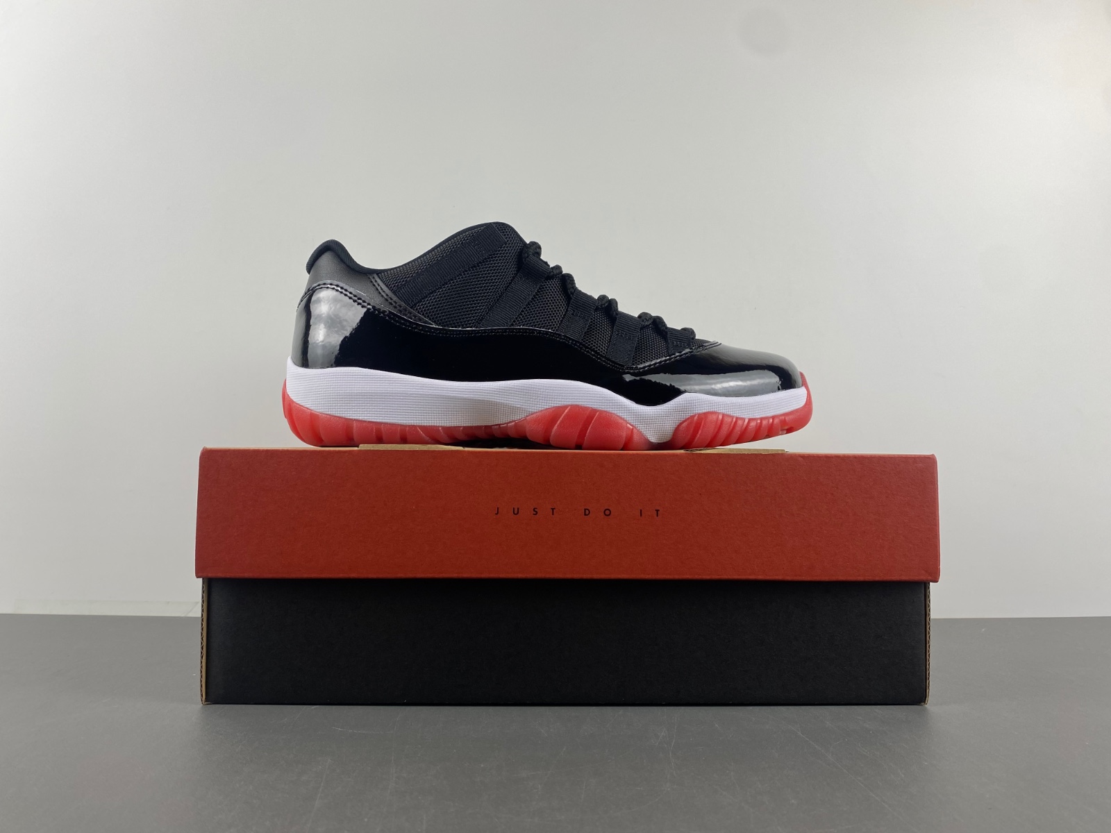 AJ11 Retro Low Bred - Image 3