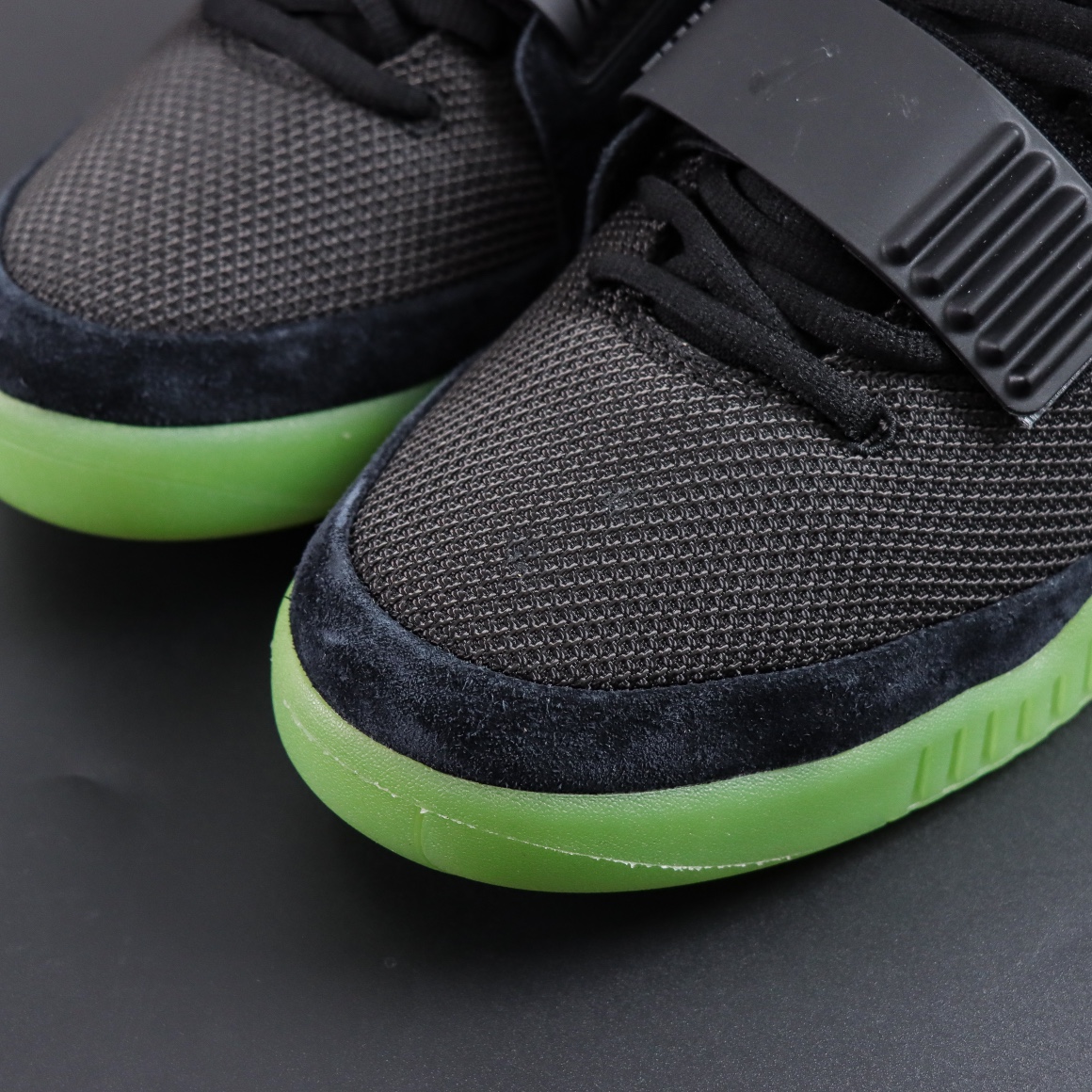 Air Yeezy 2 NRG Solar Red - Image 7