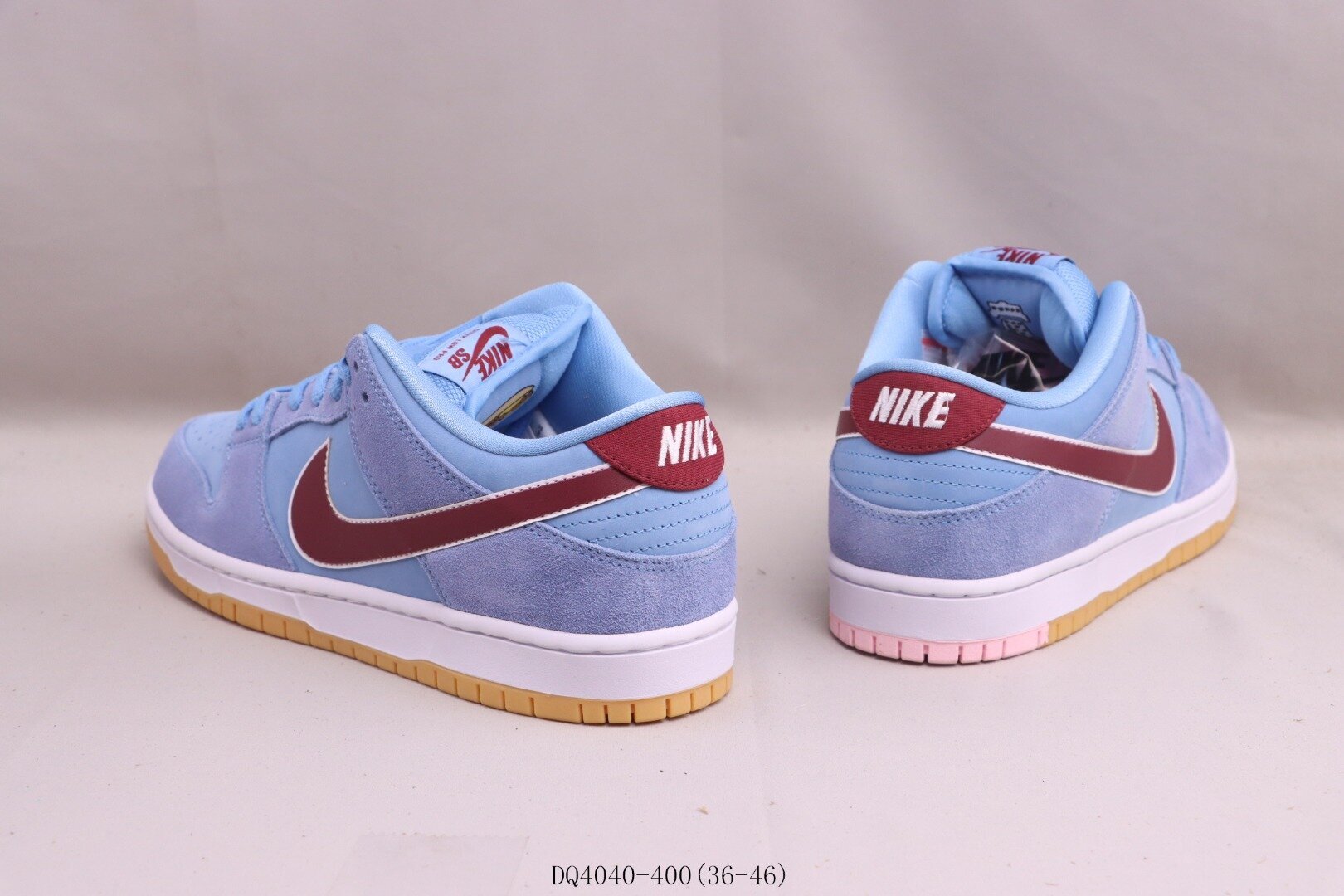SB Dunk Low Philadelphia Phillies - Image 9