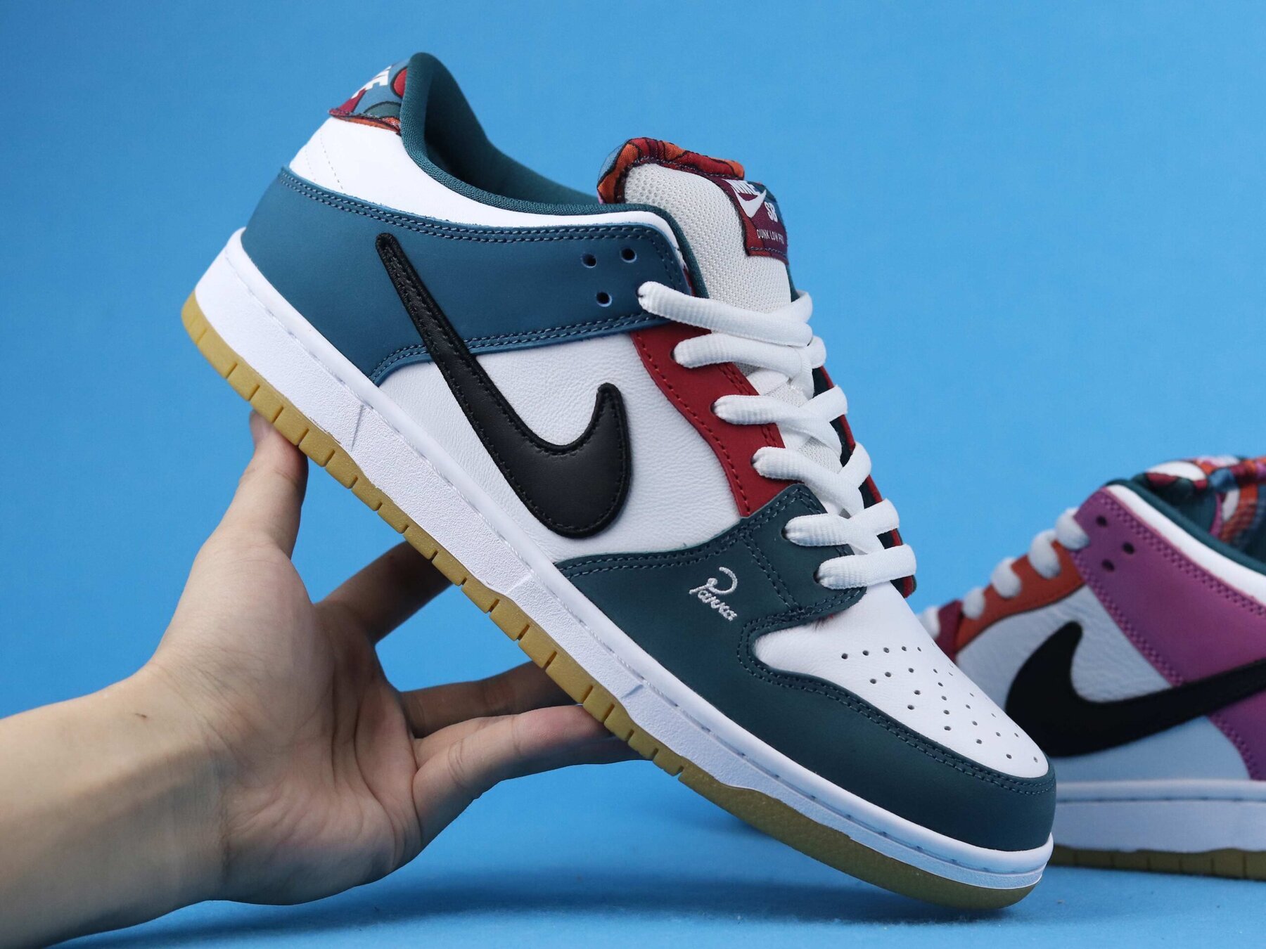 Dunk SB Low Pro QS Parra (Friends & Family) (2021) - Image 3