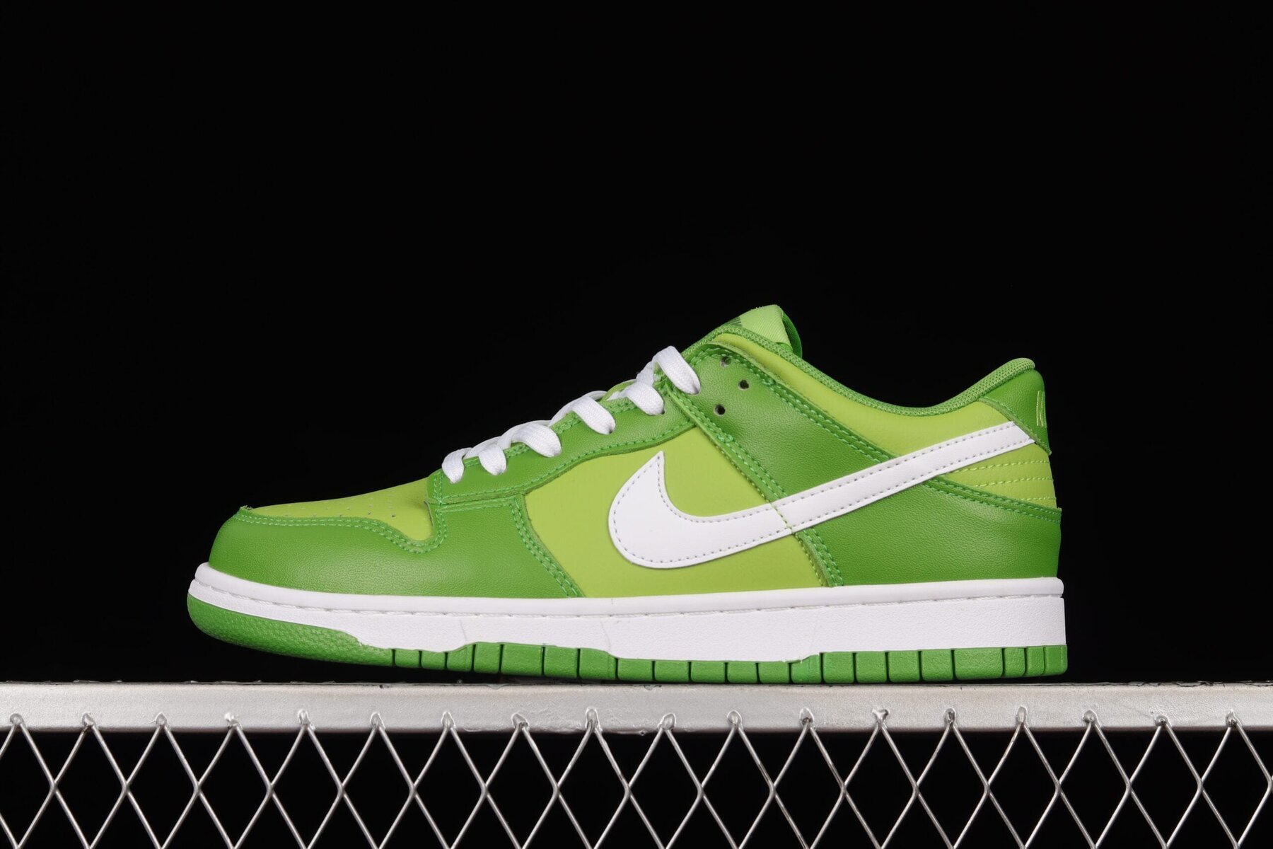 Dunk Low Chlorophyll - Image 3