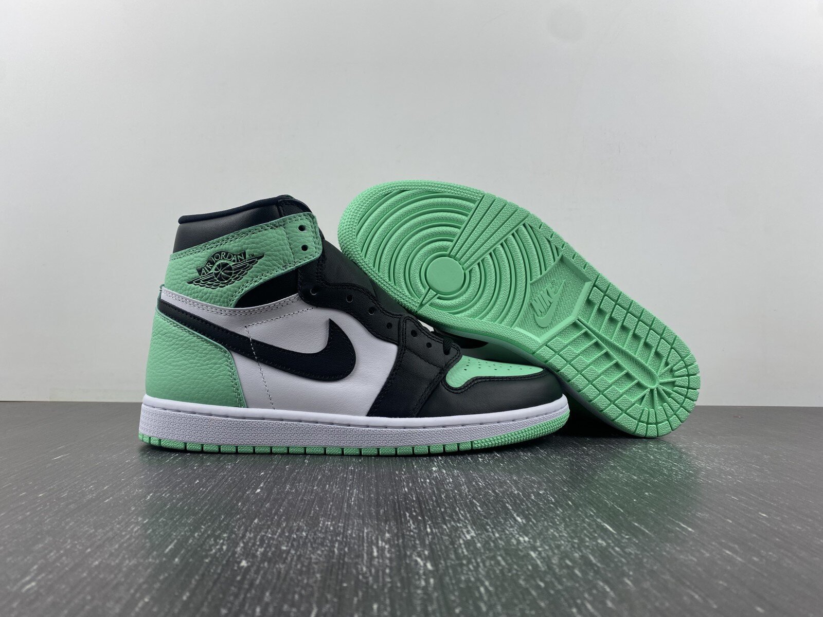 AJ1 High Green Glow - Image 12