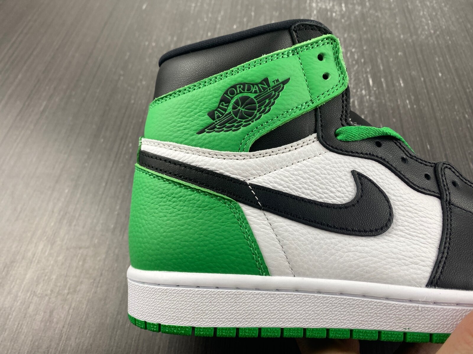 AJ1 High "Lucky Green" - Image 10