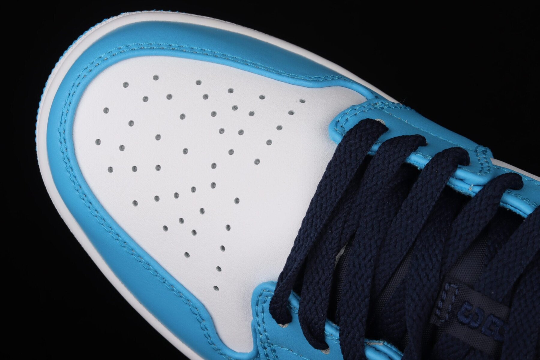 AJ1 Low, UNC - Image 7
