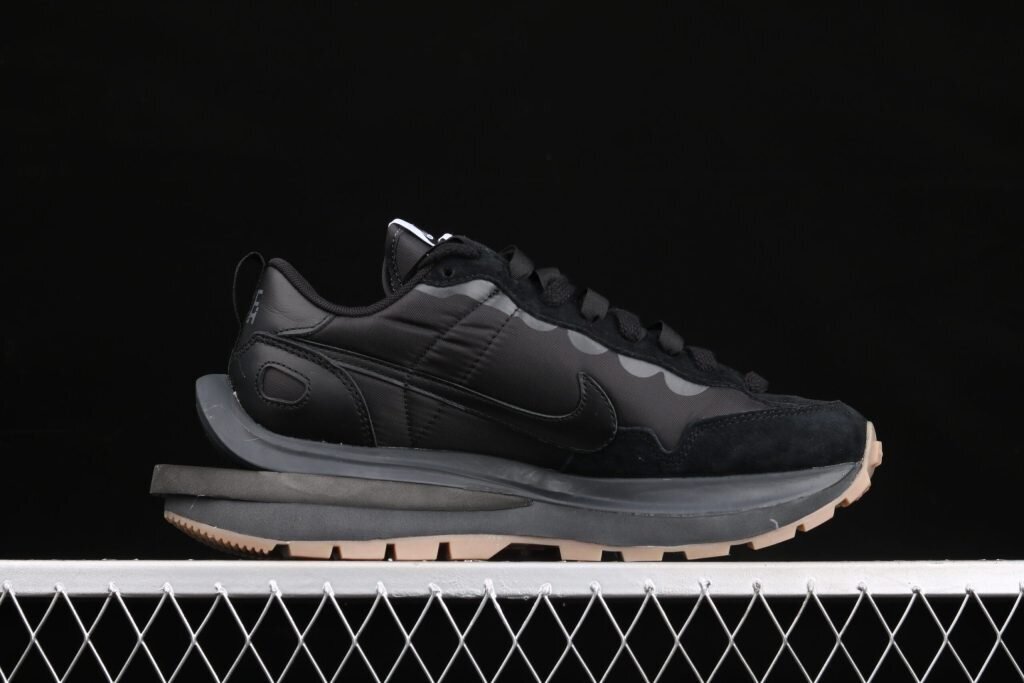 Vaporwaffle, Sacai Black Gum