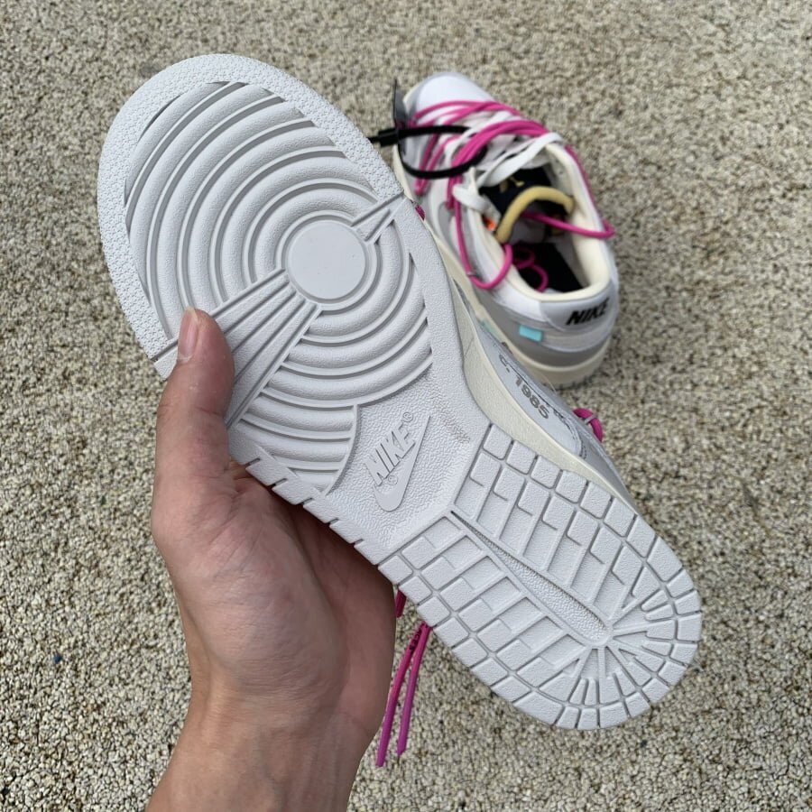 Off White Dunk Low Lot 30 - Image 7