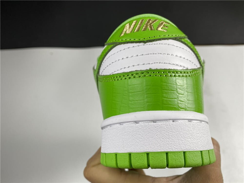 Supreme x SB Dunk Low Mean Green - Image 13