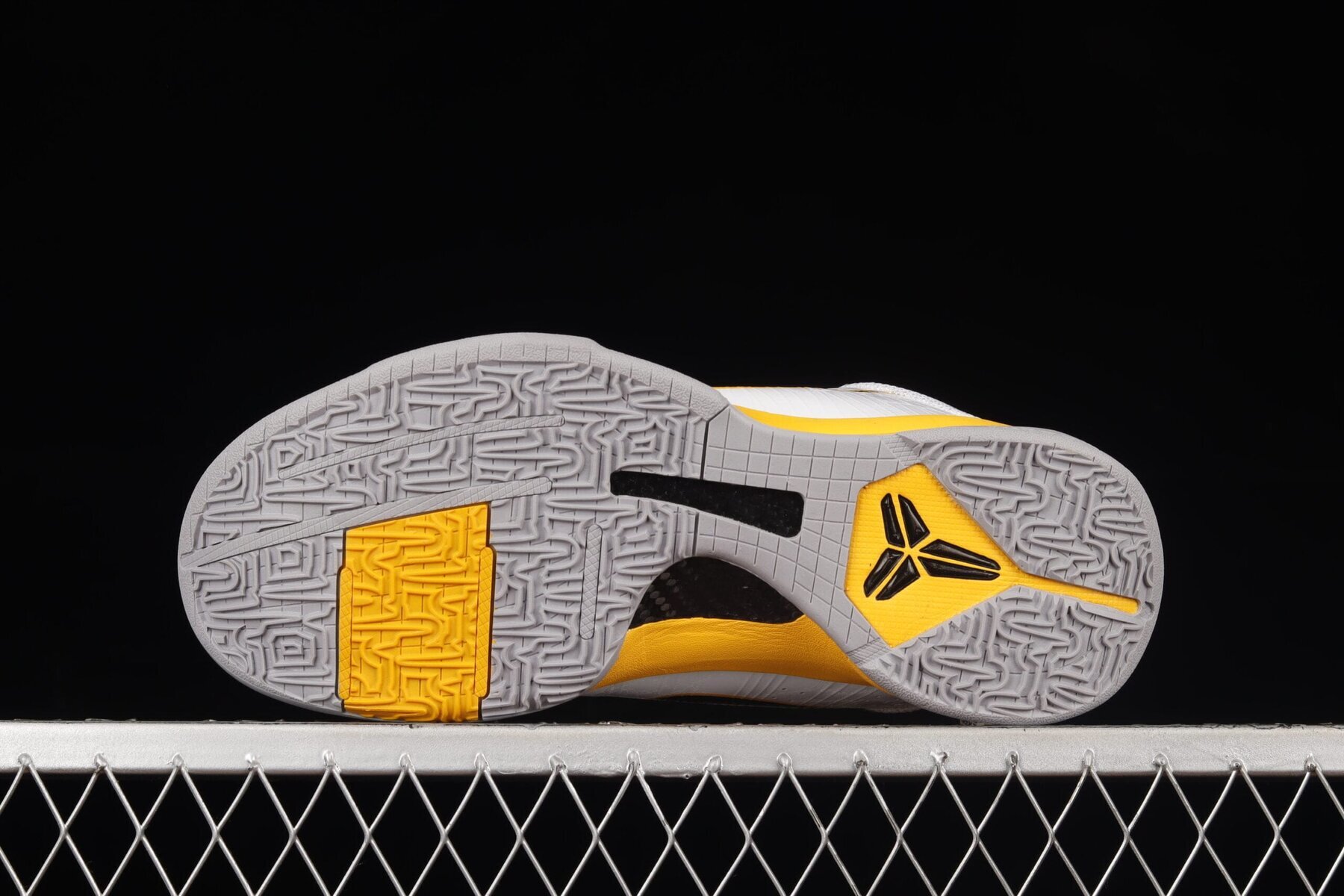 Zoom Kobe 5 White Del Sol - Image 9