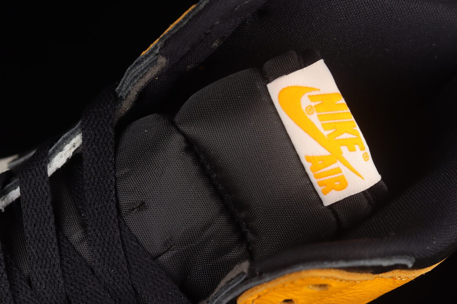 AJ1 High OG Taxi Yellow Toe - Image 8