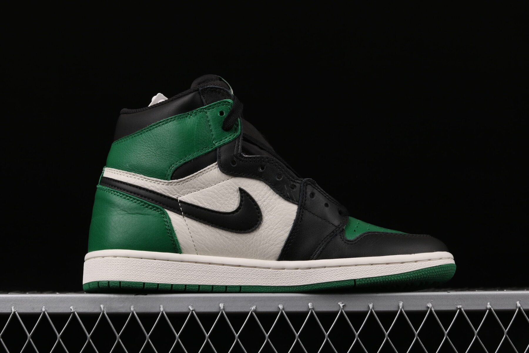 AJ1 Retro High Pine Green - Image 3