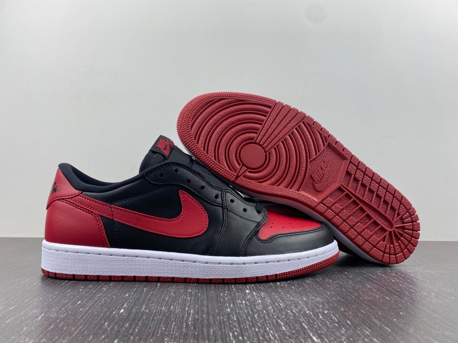 AJ1 Retro Low OG 'Bred' - Image 2