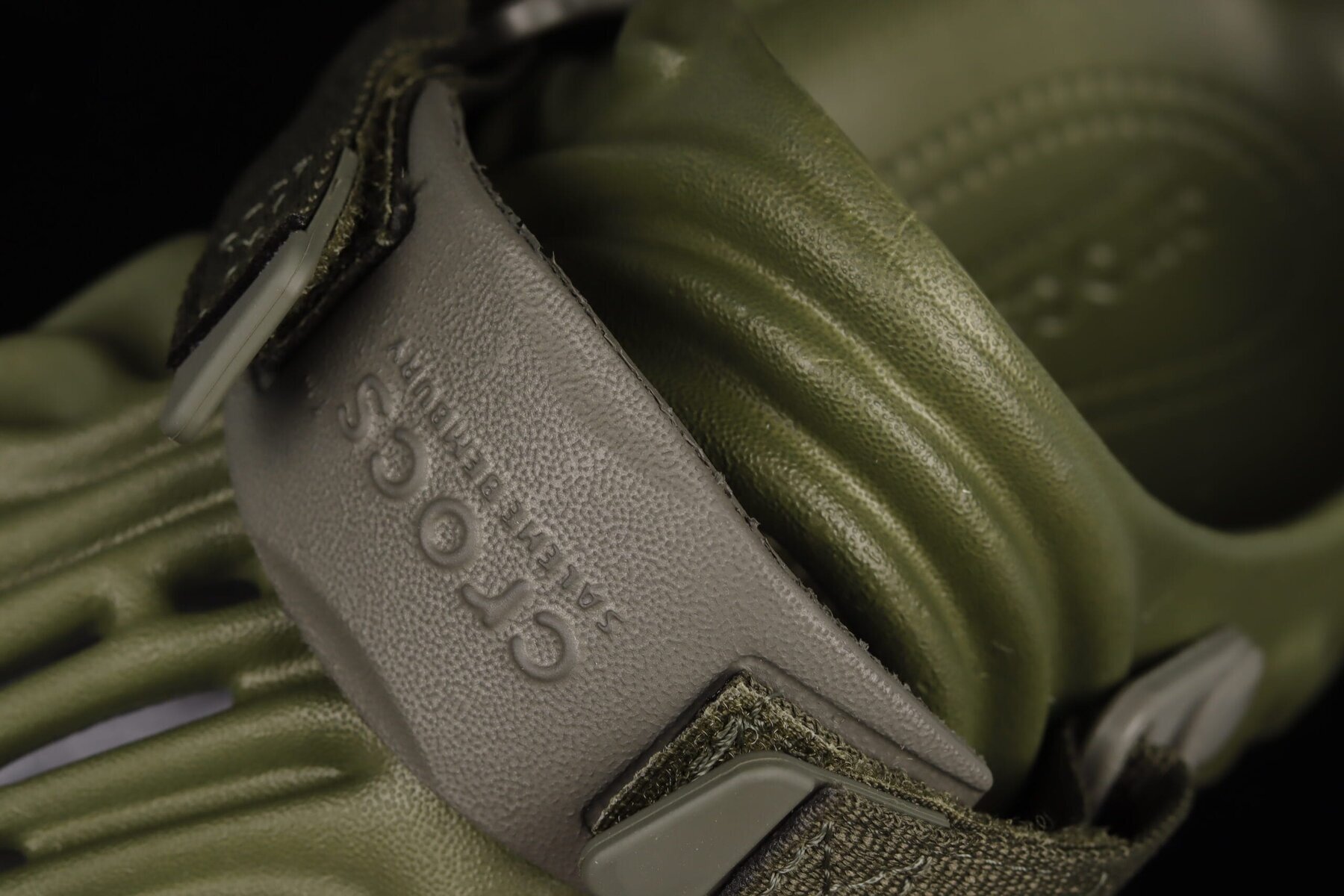 Salehe Bembury x Crocs Pollex Clog Army Green - Image 13