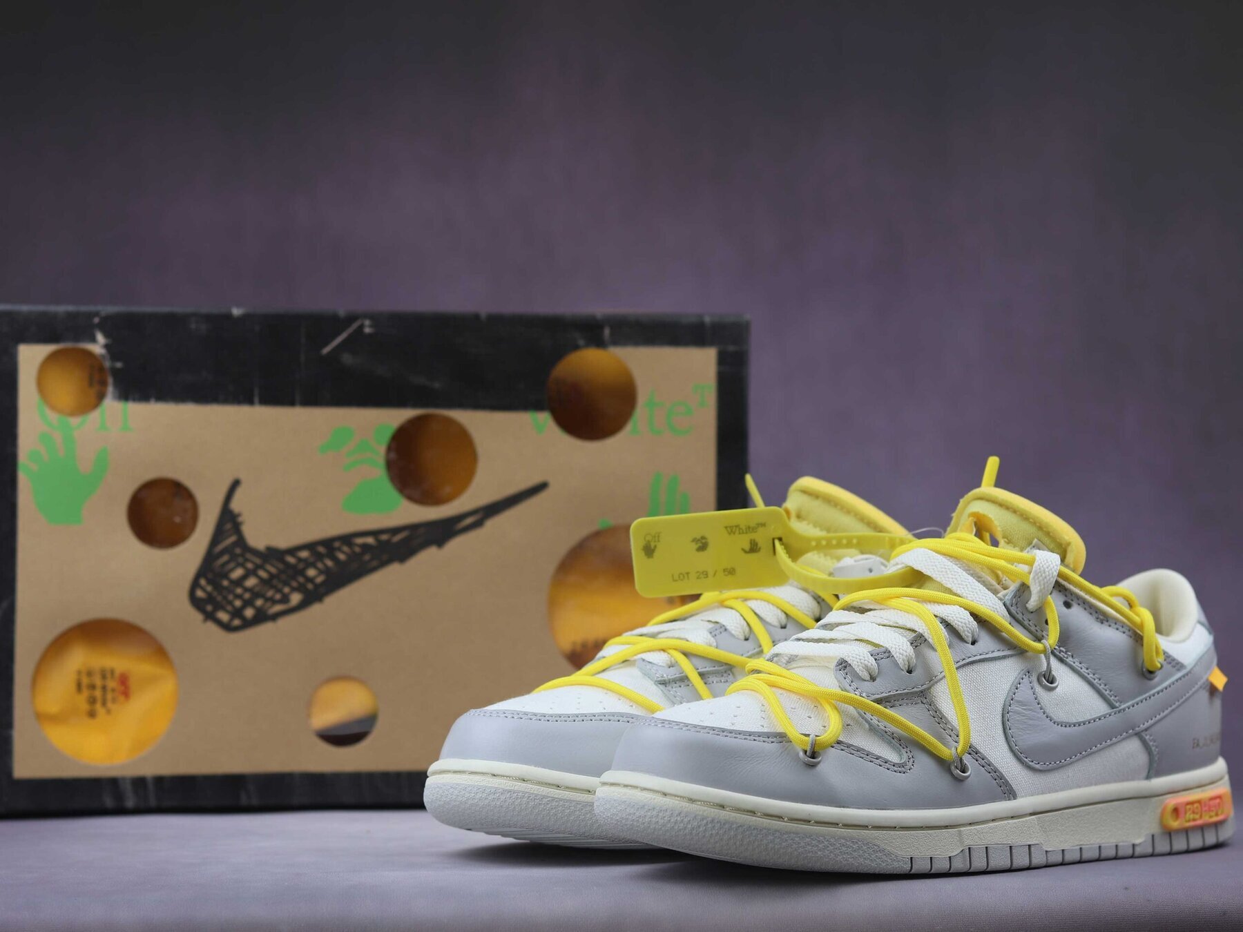 Off White Dunk Low Lot 29 - Image 6