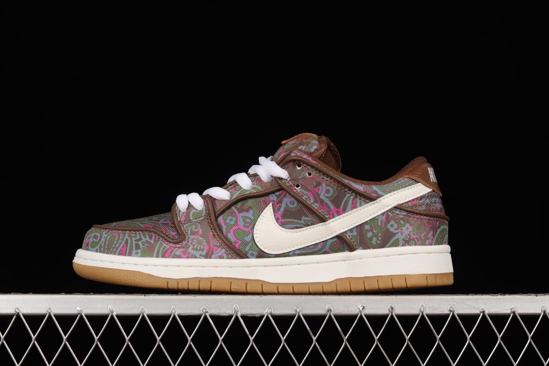 SB Dunk Low Pro Paisley Brown - Image 5