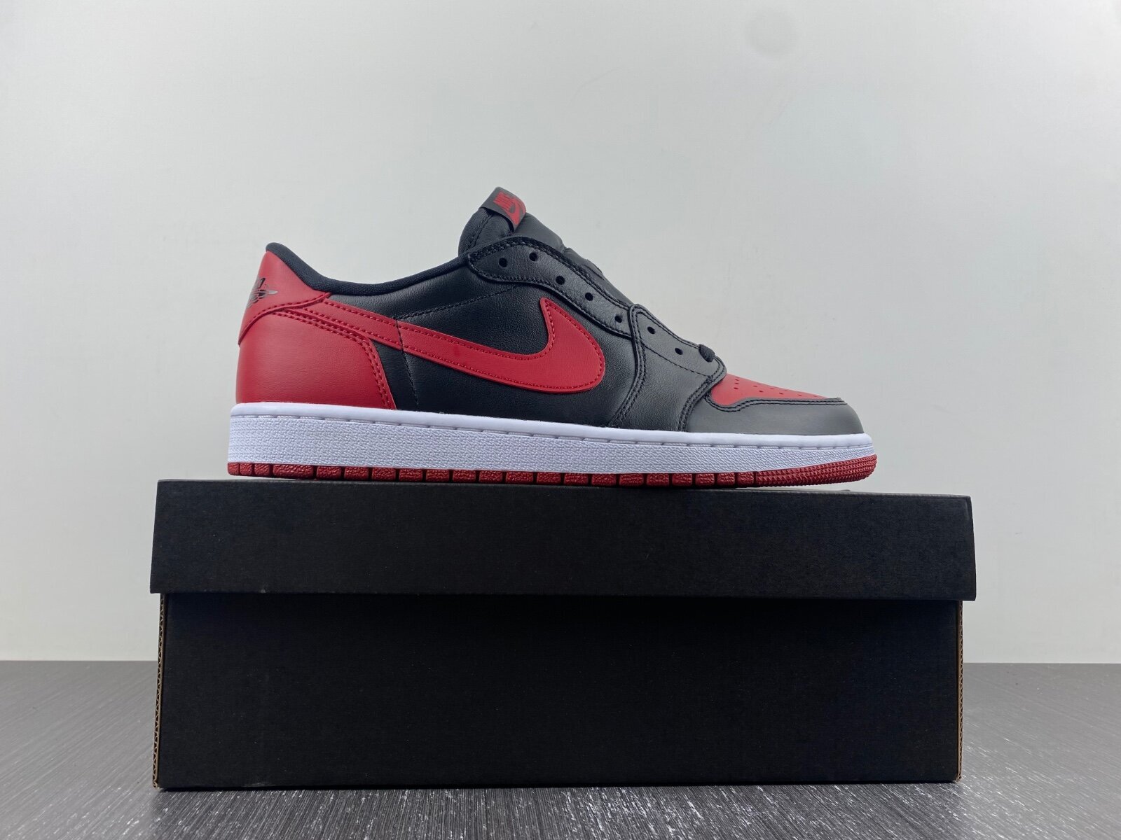 AJ1 Retro Low OG 'Bred' - Image 6