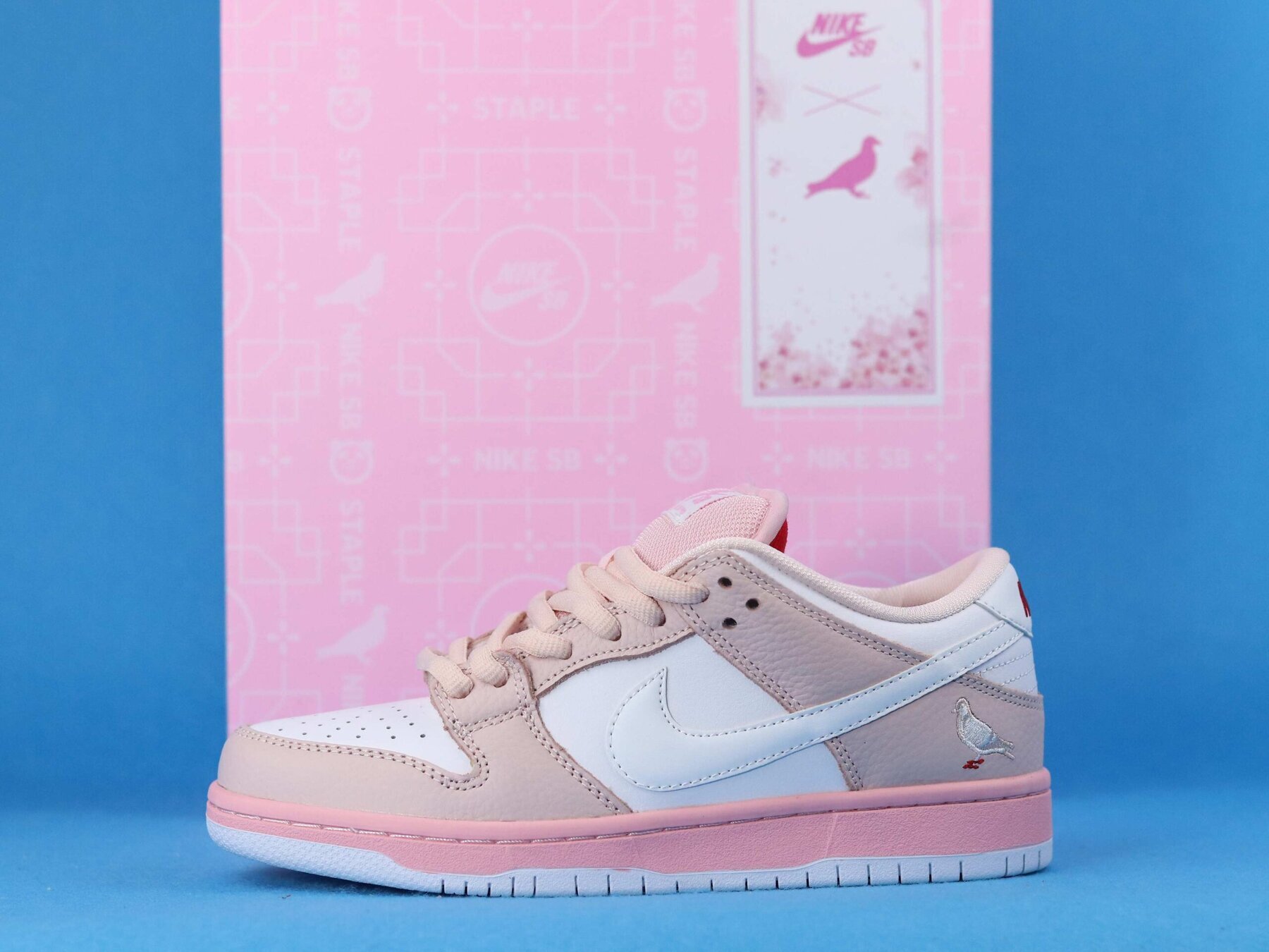 SB Dunk Low Pink Pigeon - Image 5