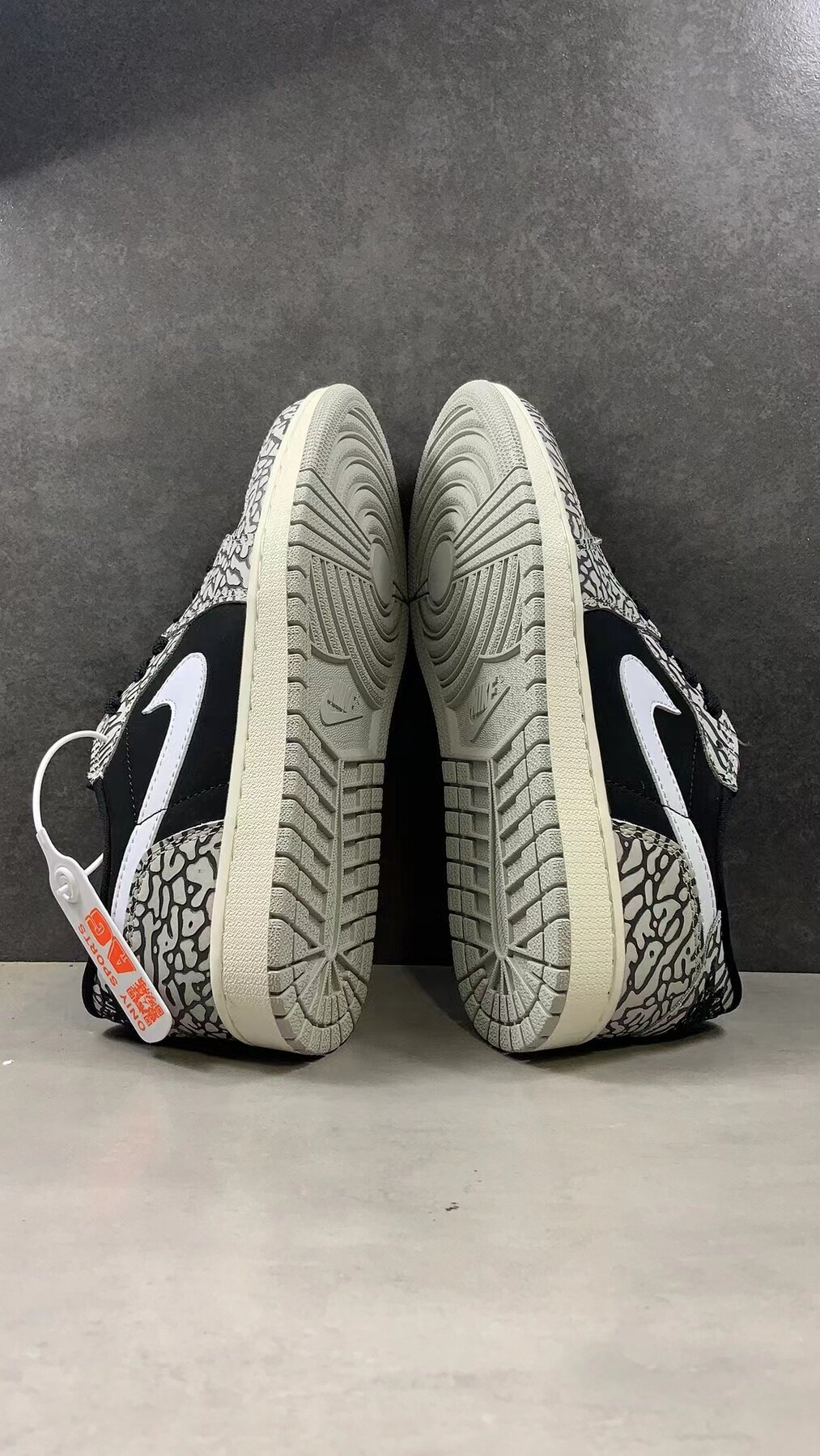 AJ1 Retro Low OG Black Cement - Image 4