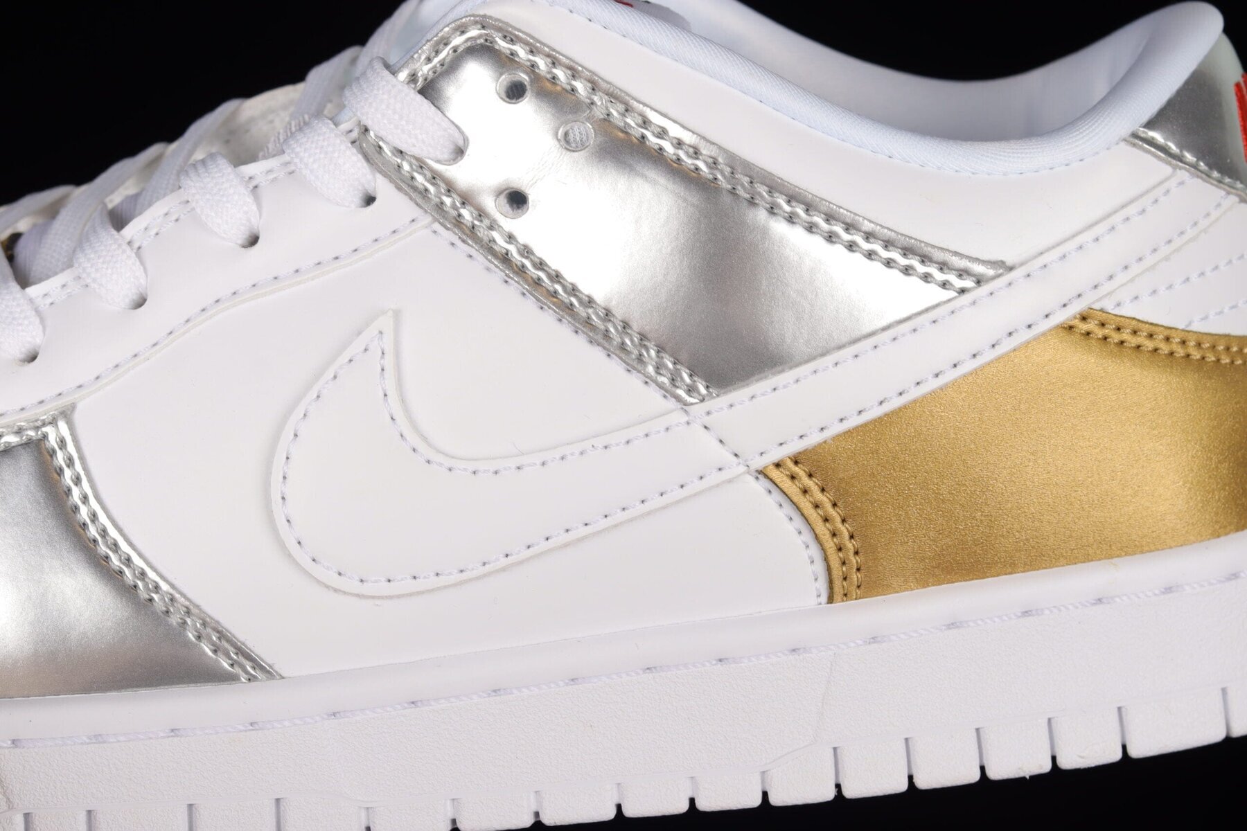 Dunk Low Metallic Heirloom (W) - Image 3