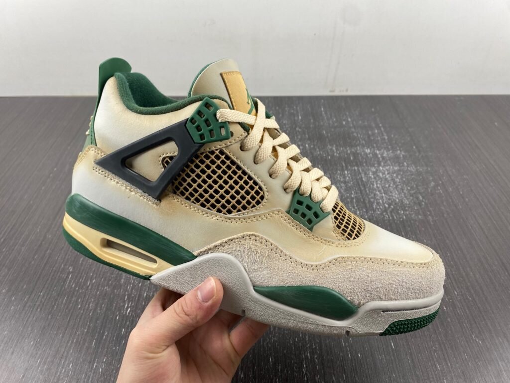 AJ4 Venusuar