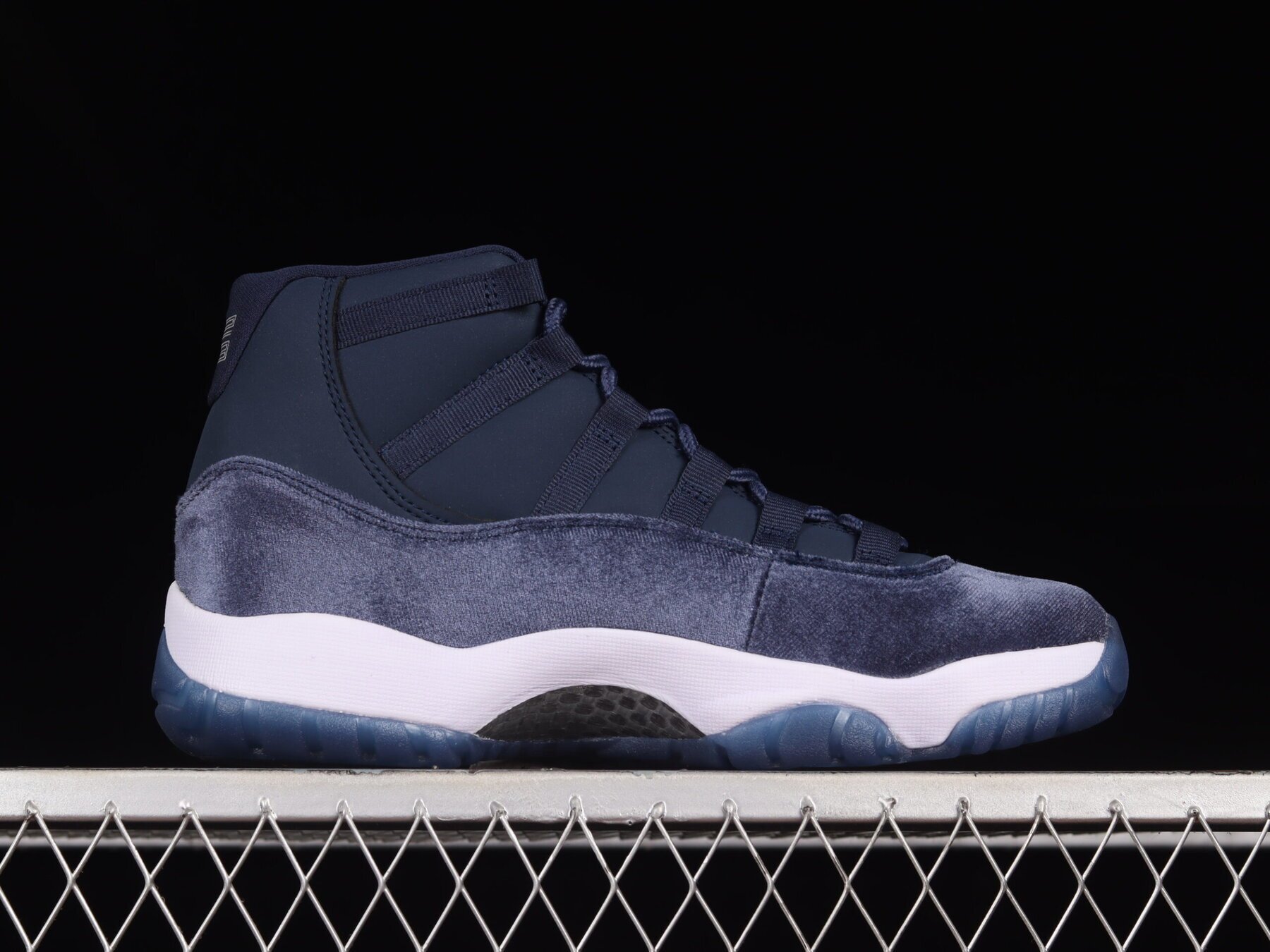 Women's AJ11 Midnight Navy - Image 12