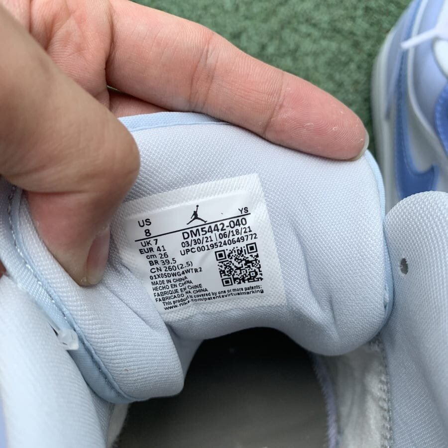 AJ1 Low SE Mighty Swooshers - Image 6