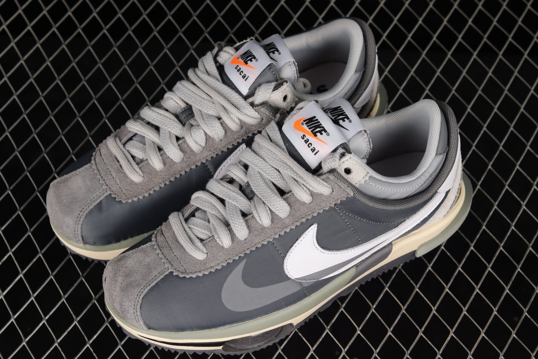 Sacai x Zoom Cortez 4.0 Dark Grey White Green - Image 8