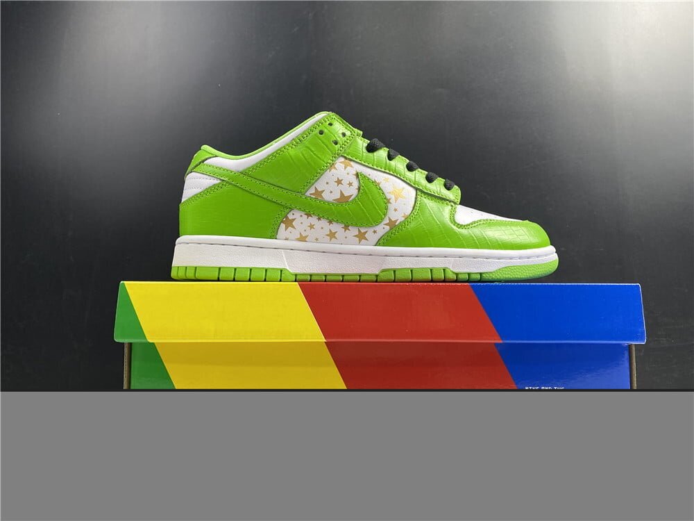 Supreme x SB Dunk Low Mean Green - Image 6