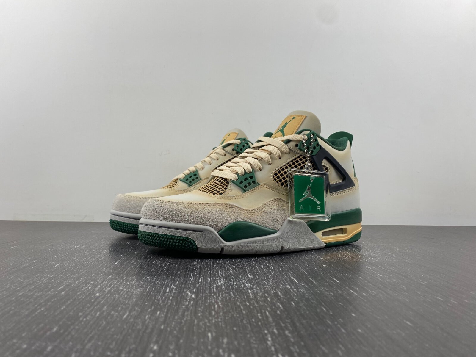 AJ4 Venusuar - Image 9