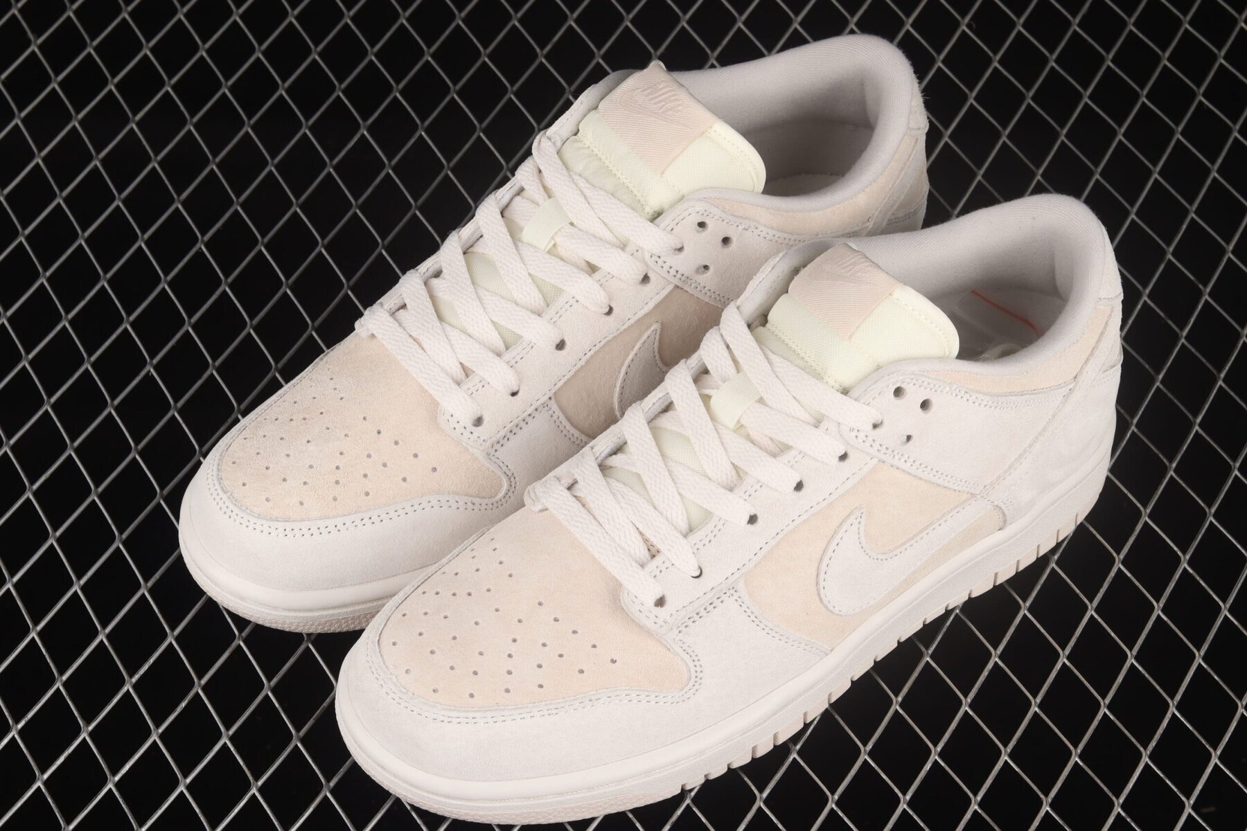 Dunk Low Premium Vast Grey - Image 10