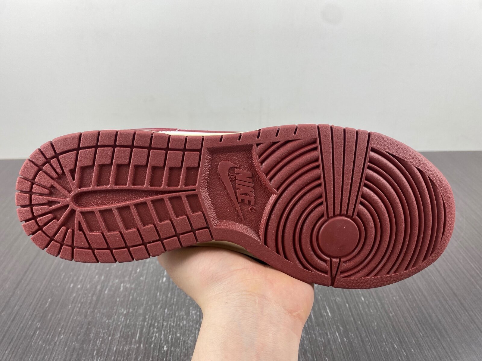 Dunk Low PRM Vintage Team Red - Image 14