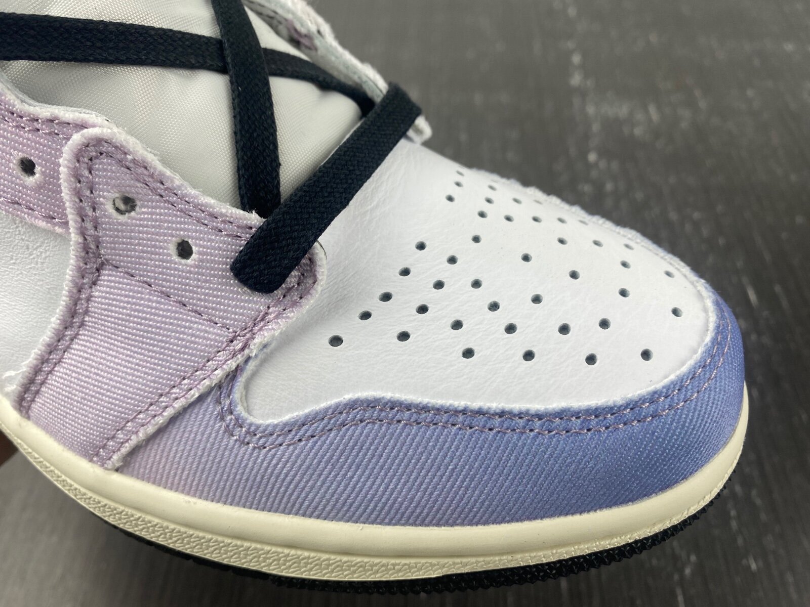 The AJ1 “Skyline” - Image 8