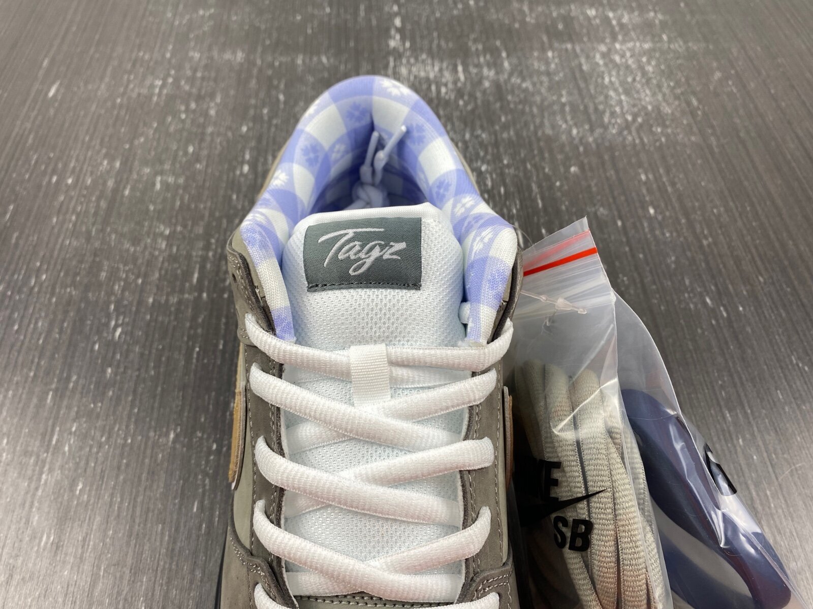 CONCEPTS x SB Dunk Low TAGZ custom - Image 9