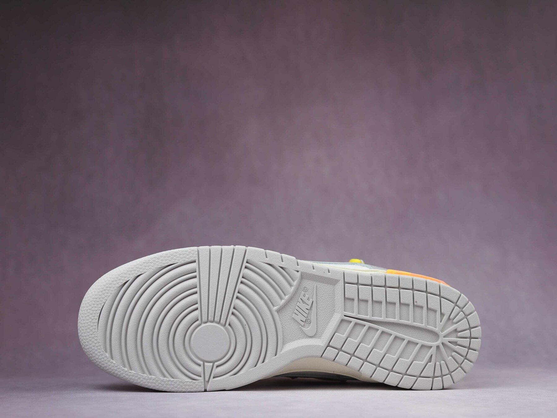 Off White Dunk Low Lot 29 - Image 7
