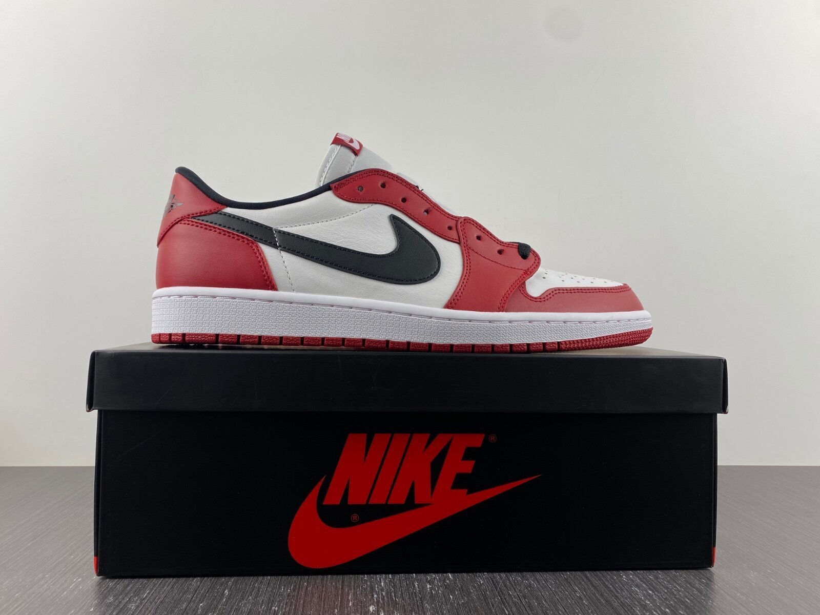 AJ1 Retro Low Chicago (2016) - Image 16