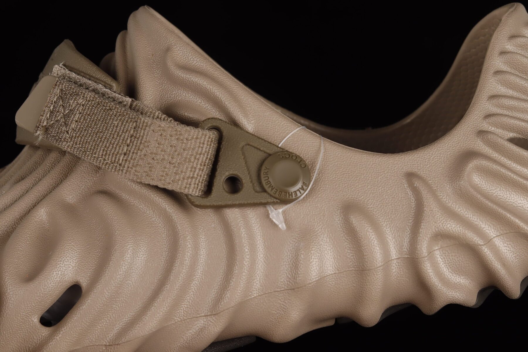 Salehe Bembury x Crocs Pollex Clog Khaki - Image 12