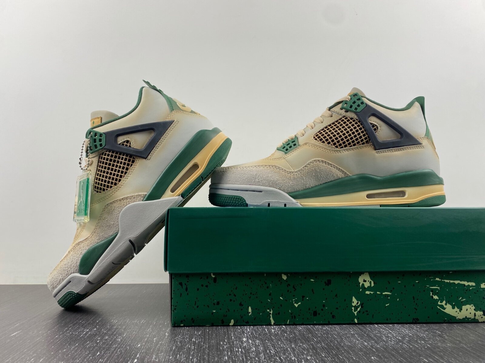 AJ4 Venusuar - Image 16