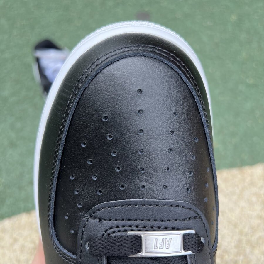 Air Force 1 Low '07 Black - Image 8
