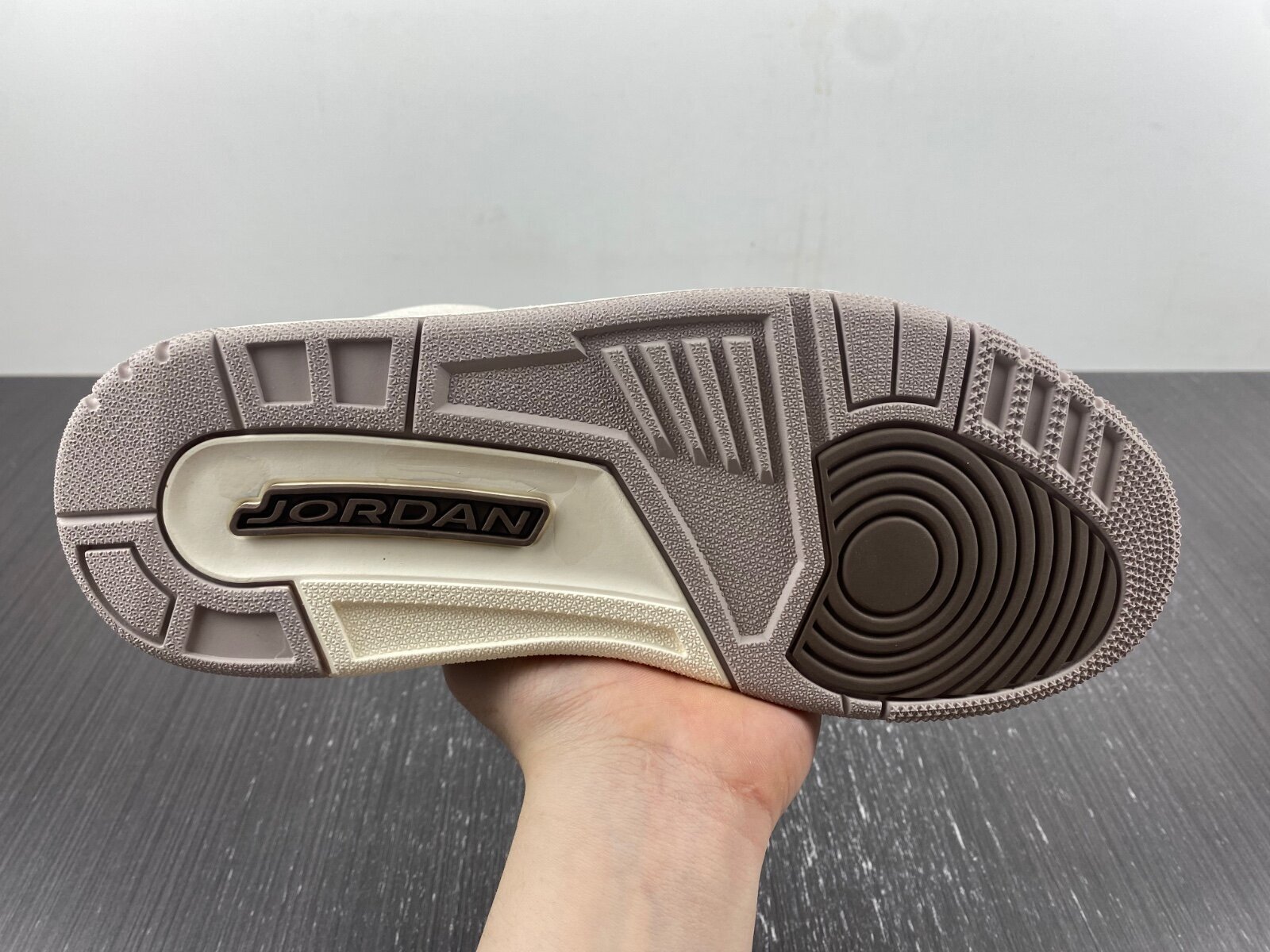 AJ3 Retro Palomino - Image 9