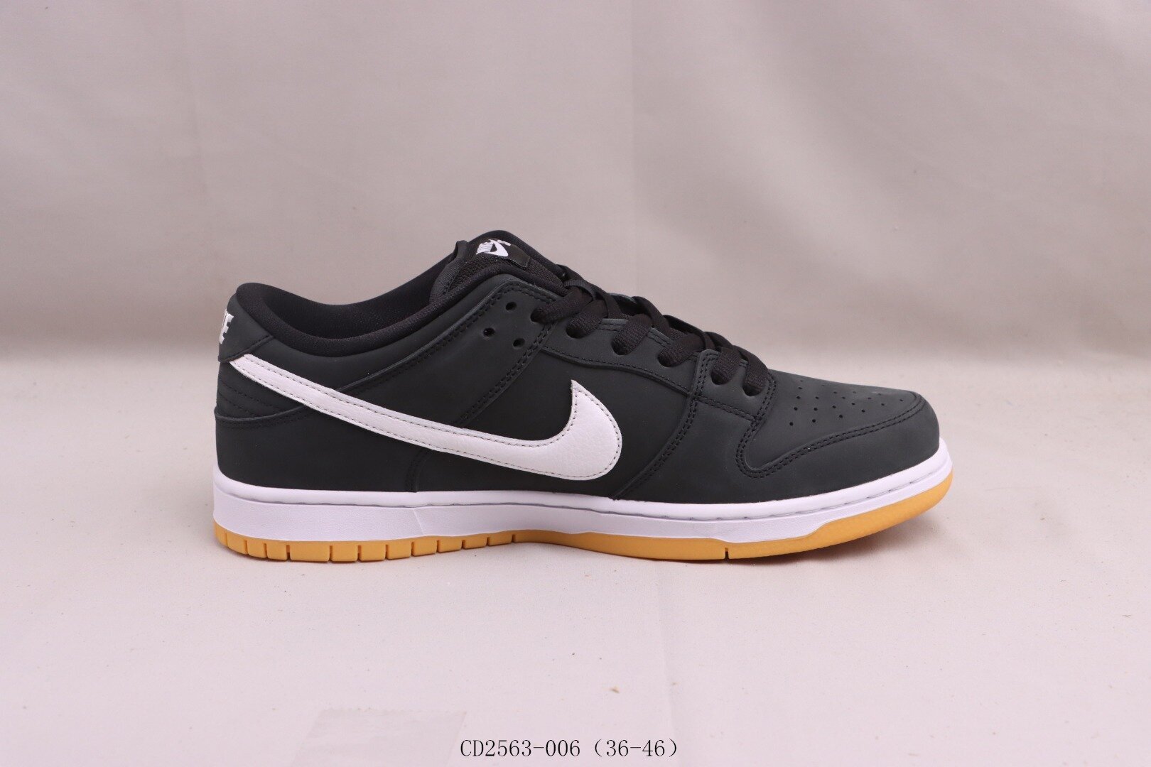 SB Dunk Low Pro Black Gum - Image 6