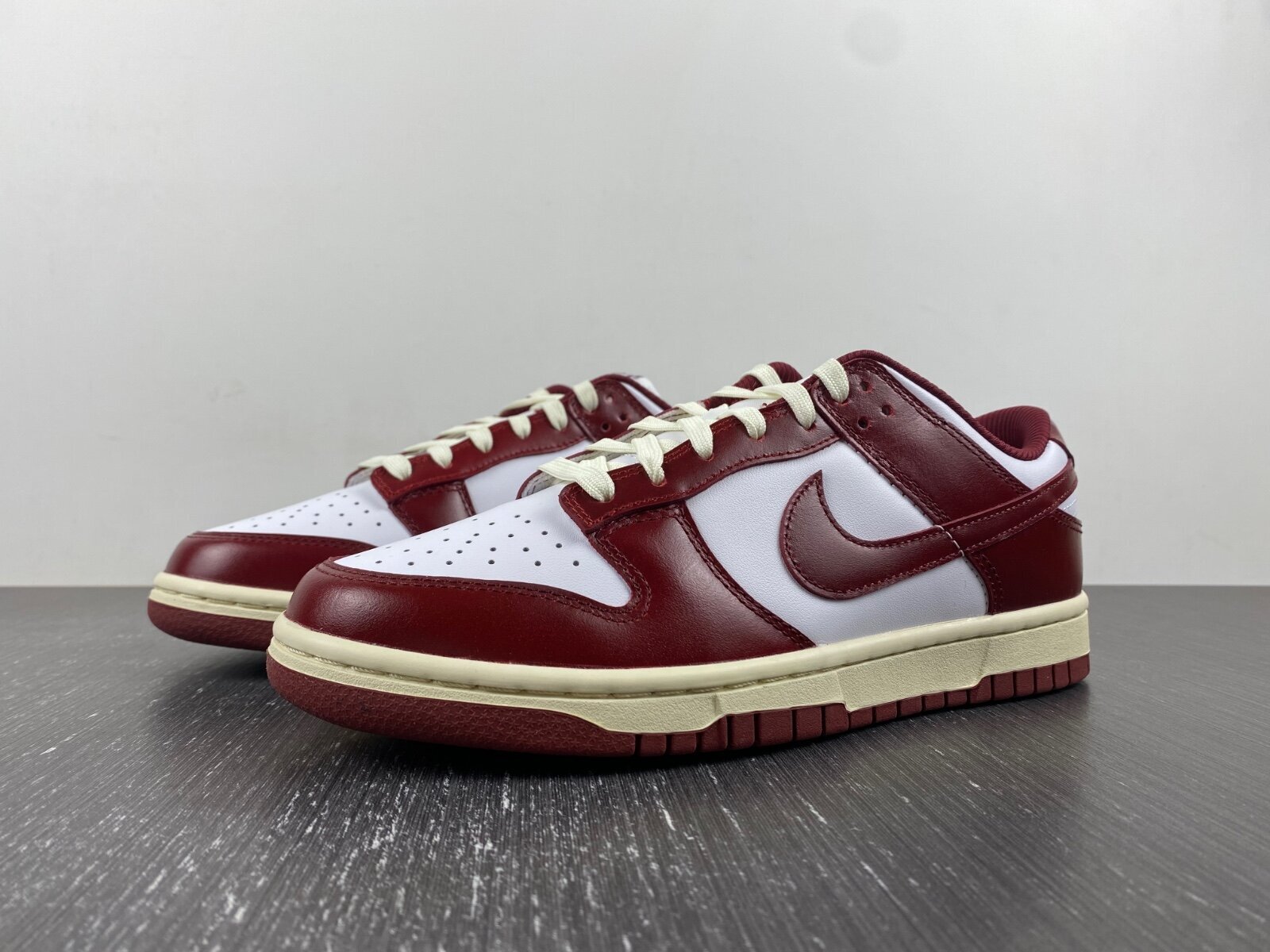 Dunk Low PRM Vintage Team Red - Image 8