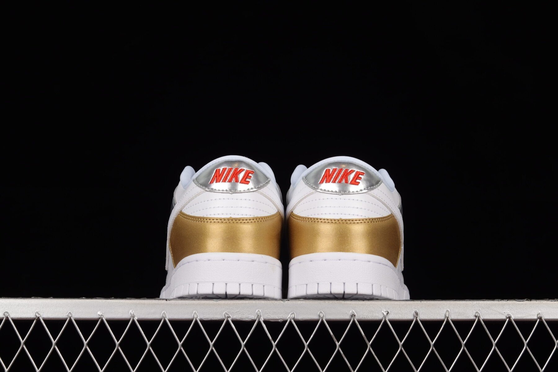 Dunk Low Metallic Heirloom (W) - Image 5