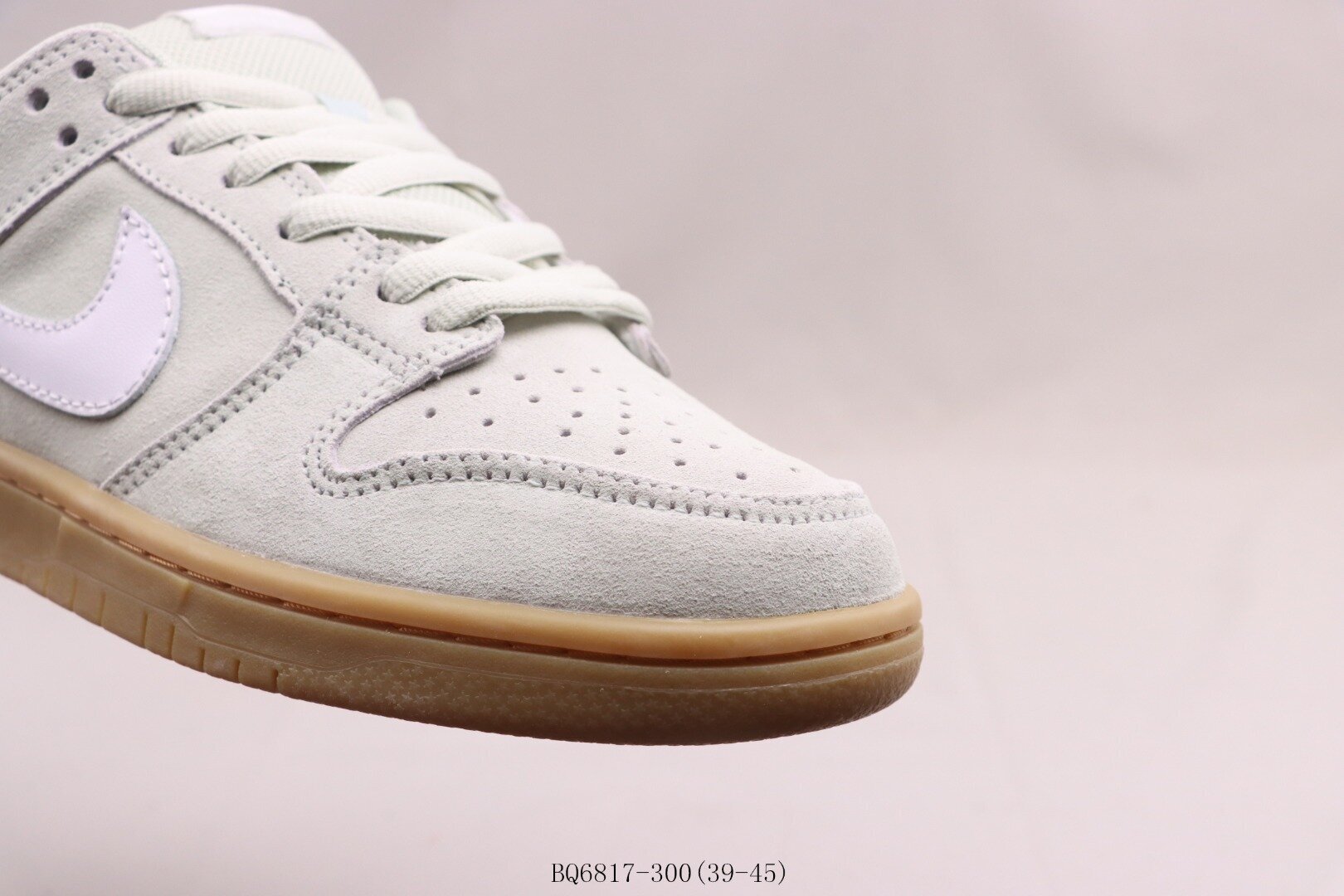 SB Dunk Low Island Green Gum - Image 3