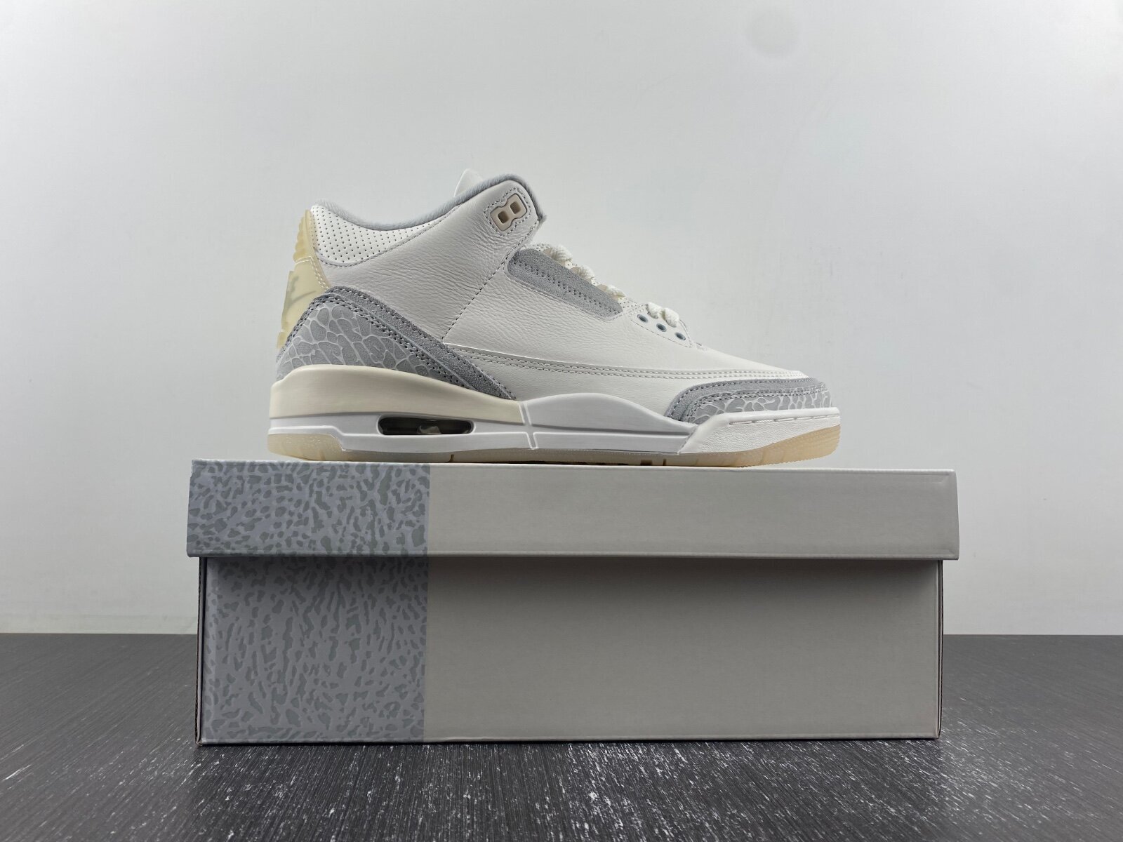 AJ3 Retro SE Craft Ivory - Image 4