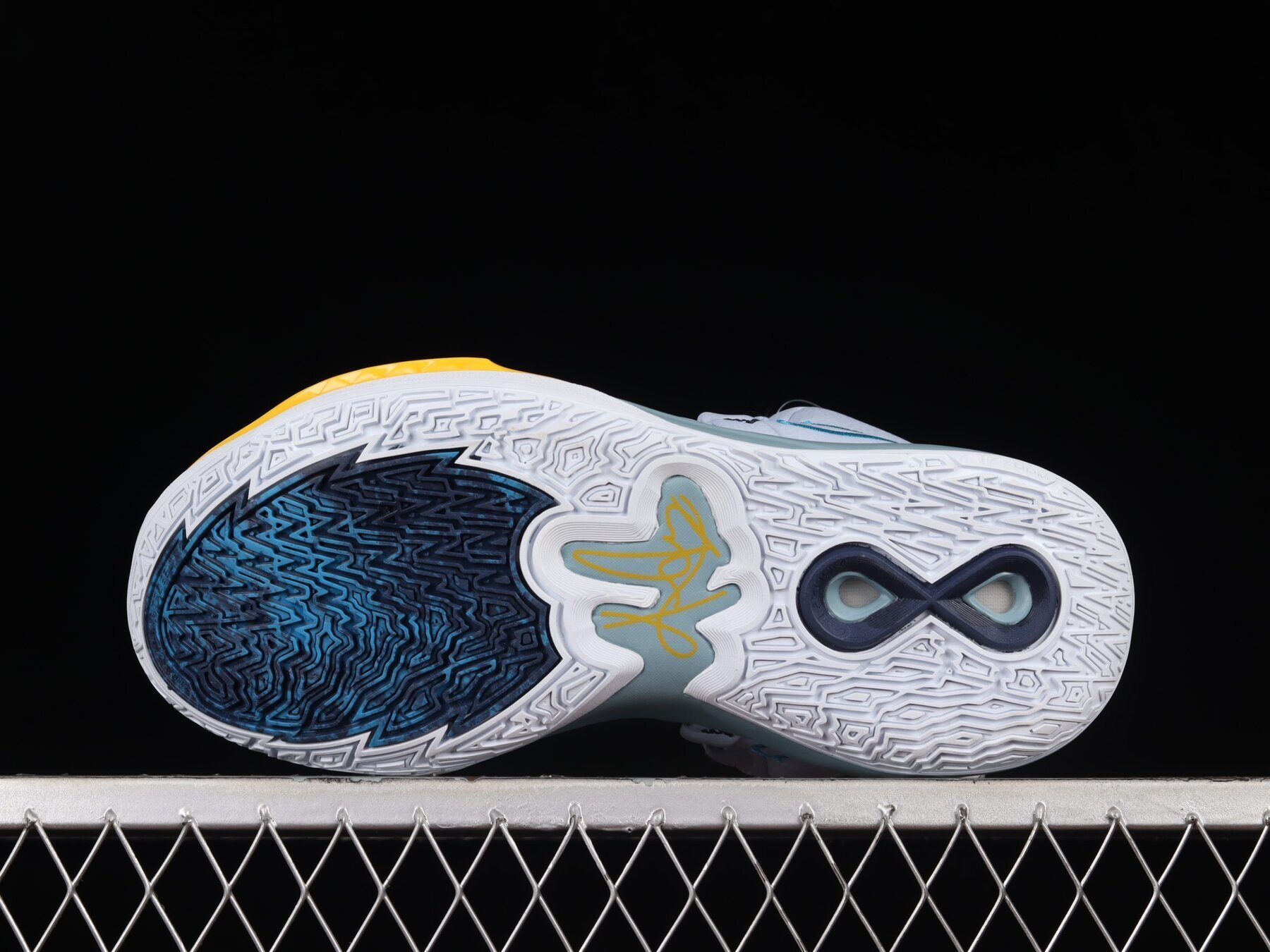 Kyrie Infinity Future Past - Image 5
