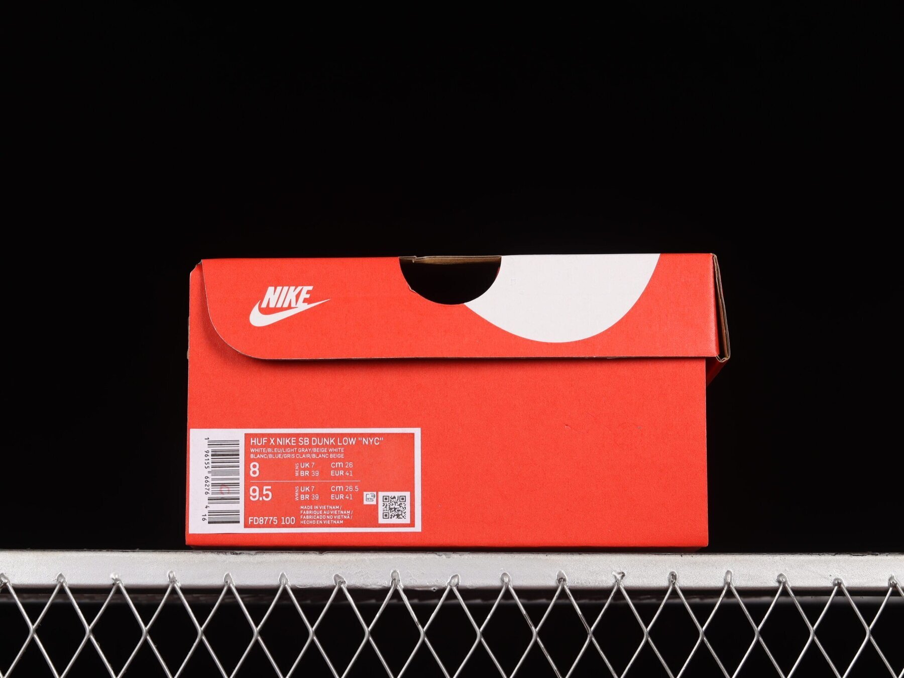 HUF x SB Dunk Low “New York City” - Image 9