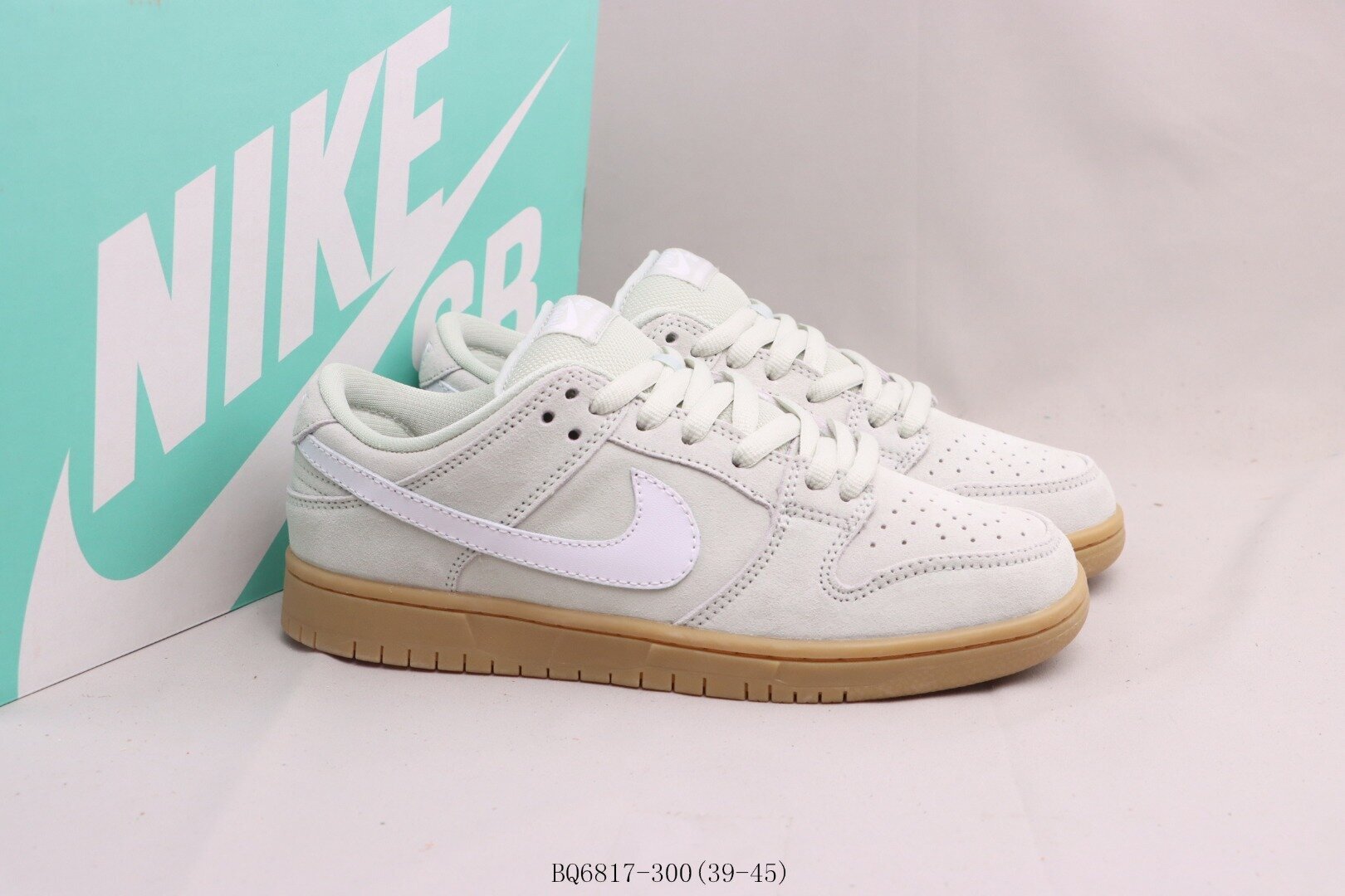 SB Dunk Low Island Green Gum - Image 5