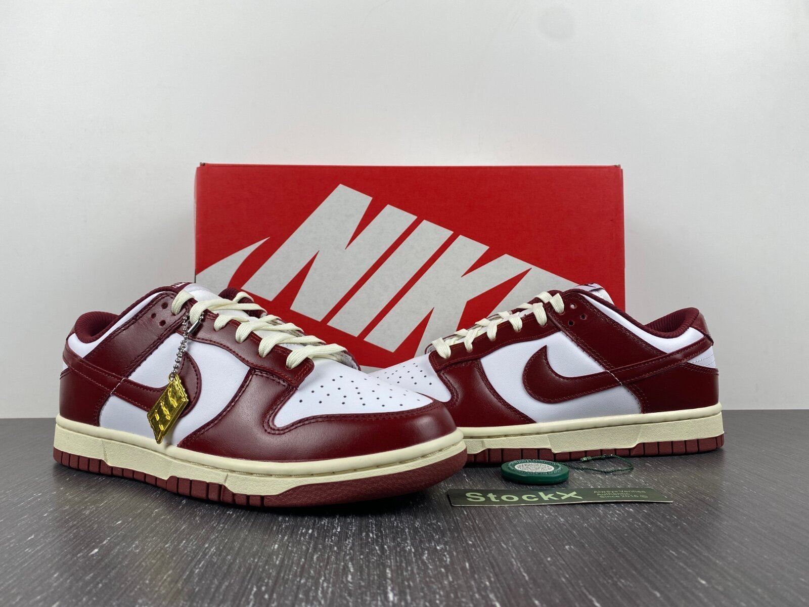 Dunk Low PRM Vintage Team Red - Image 9