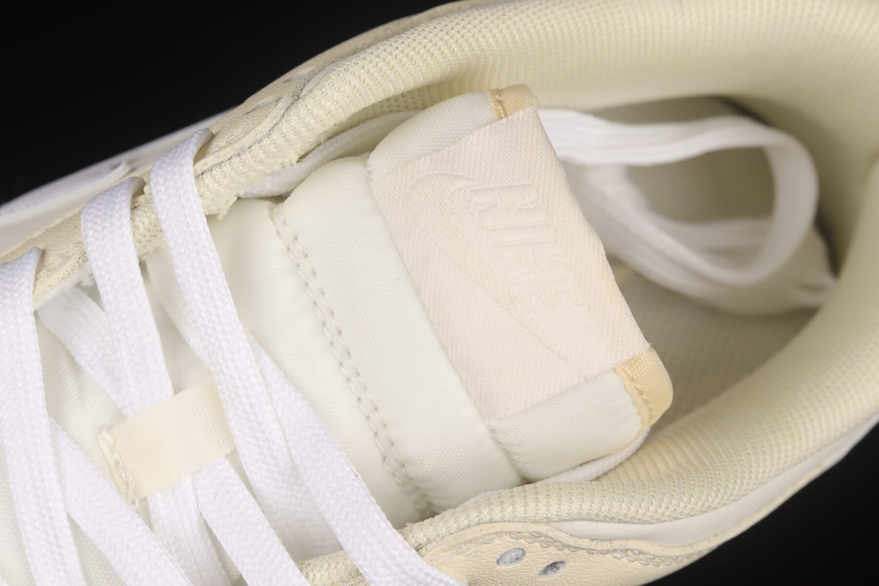 Dunk Low Coconut Milk - Image 4