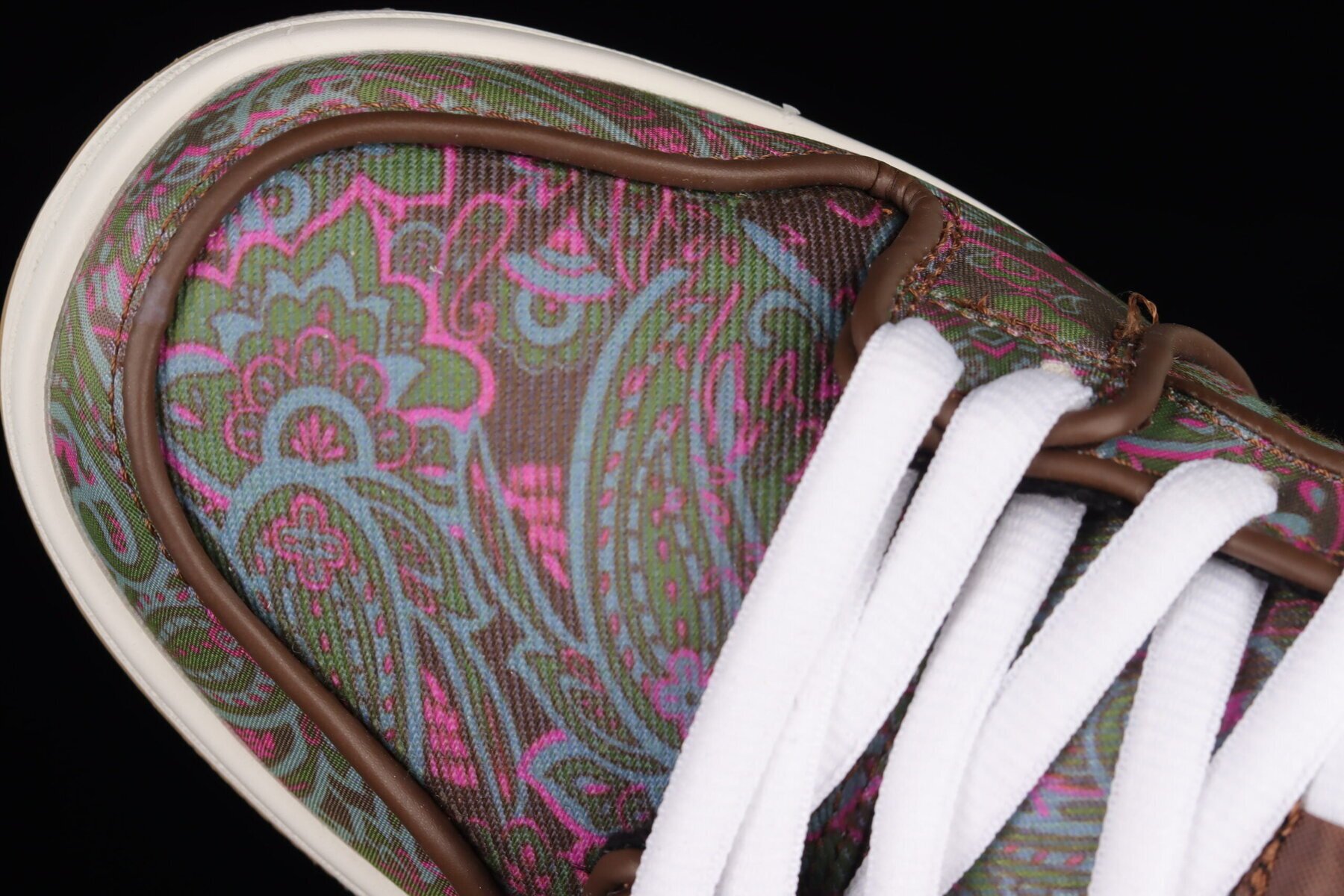 SB Dunk Low Pro Paisley Brown - Image 8