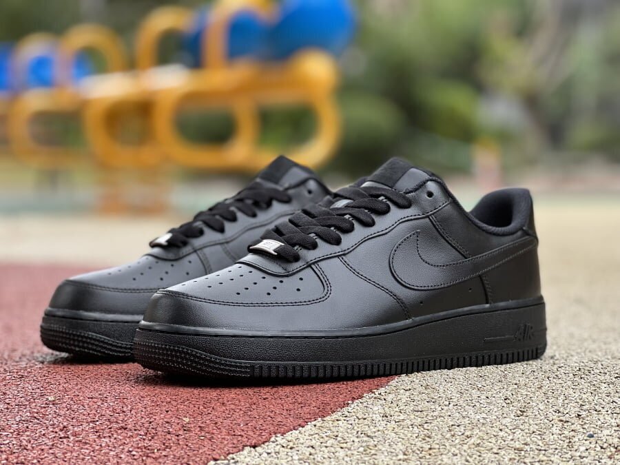 Air Force 1 Low '07 Black Black - Image 5